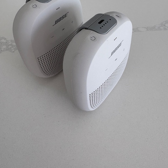 2 X BOSE SoundLink Micro Bluetooth Speakers - Picture 10 of 16